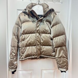 Aritzia Super Puff Shorty Jacket in liquid shine in Modern Taupe